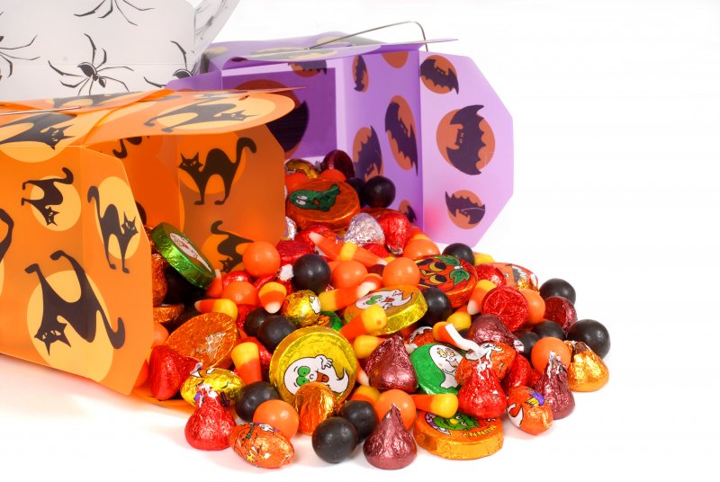 Halloween candies the dentist in Highland Park says to avoid